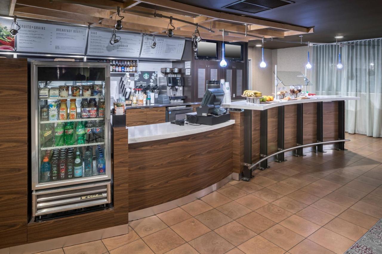 | Courtyard by Marriott West Orange