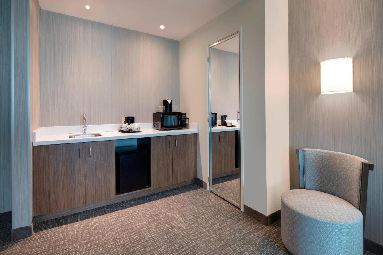 Suite, 1 King, Sofa bed, City view at Courtyard by Marriott Atlanta Vinings/Galleria
