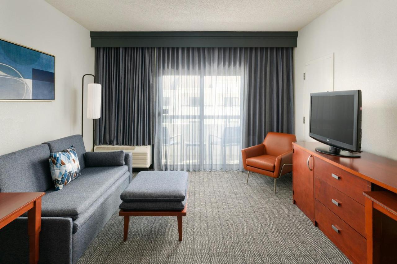  | Courtyard Melbourne West