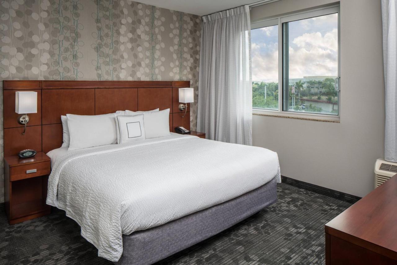King Room at Courtyard by Marriott Miami West/ FL Turnpike