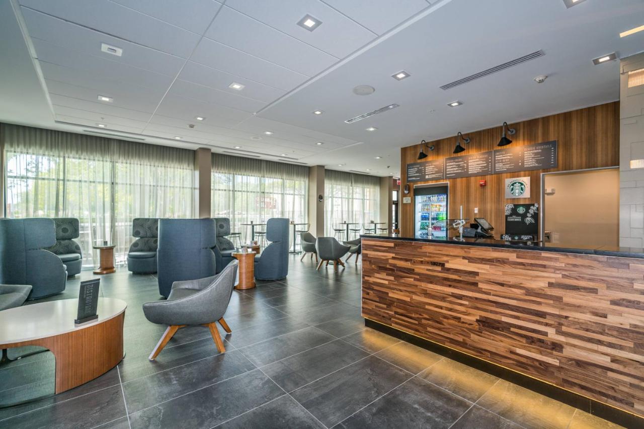 | Courtyard by Marriott West Springfield