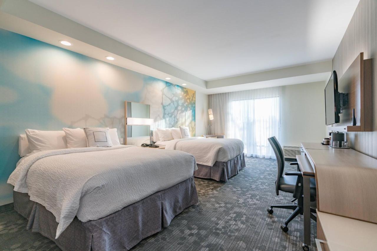 | Courtyard by Marriott West Springfield