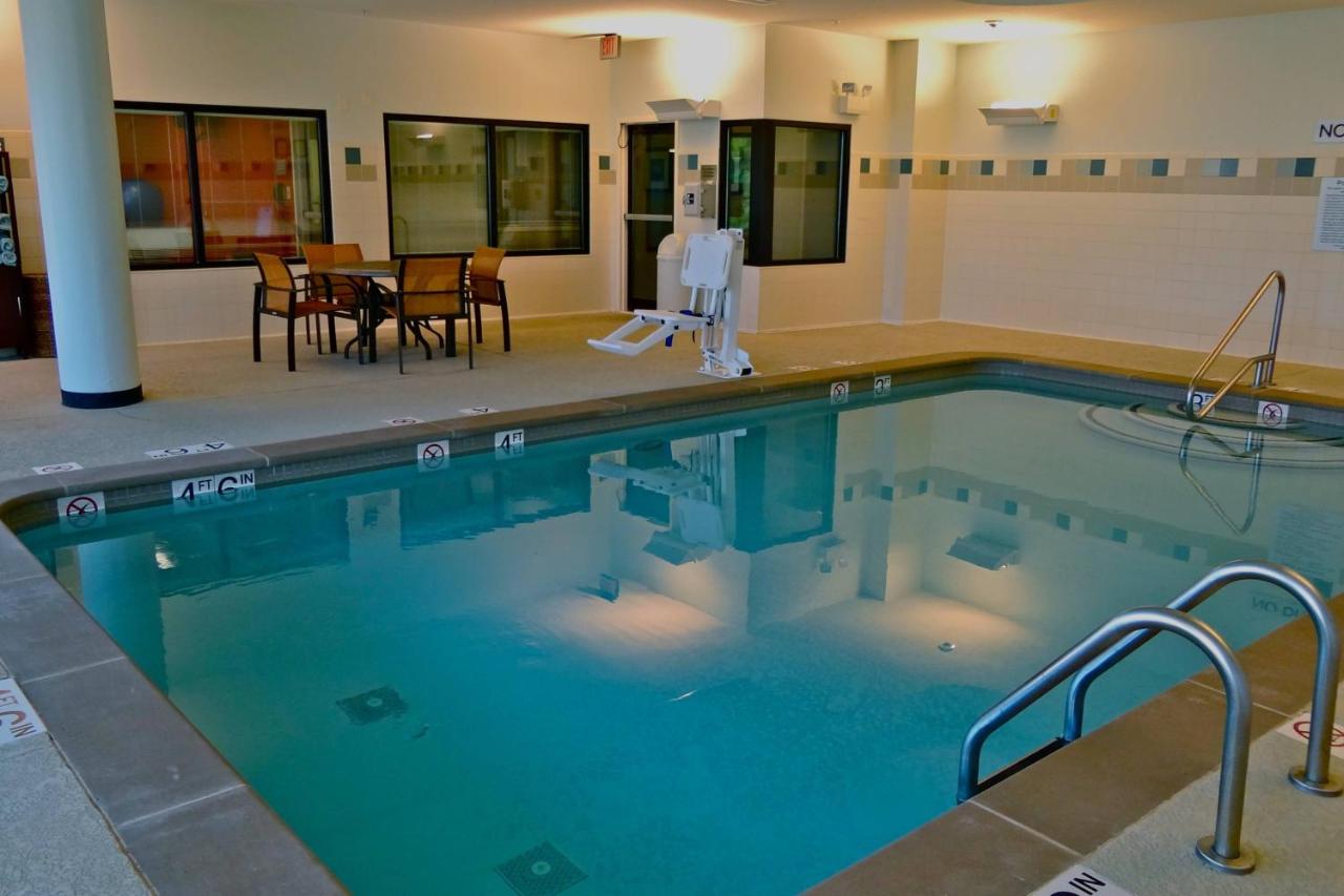 | Courtyard by Marriott Clarksville