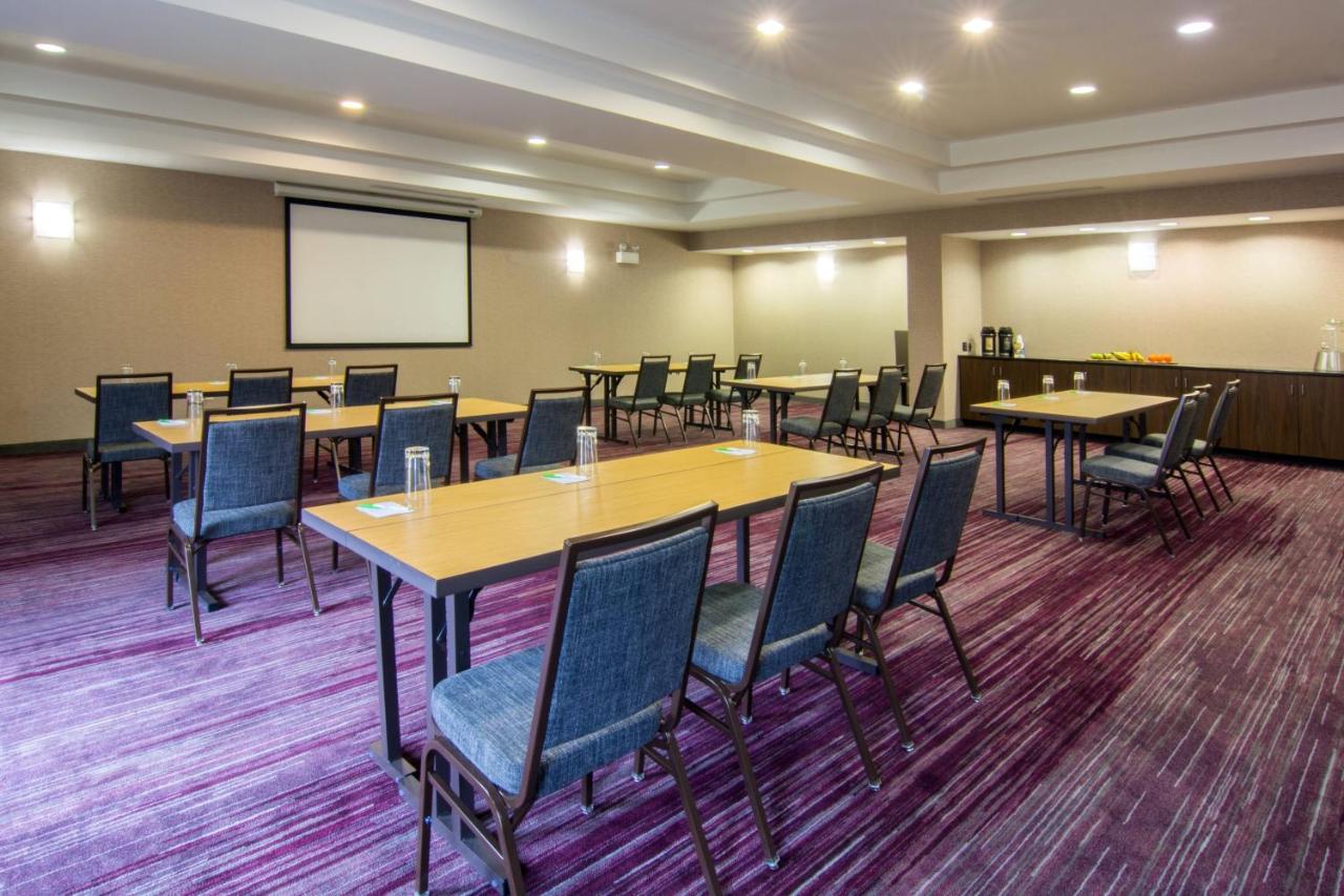 | Courtyard by Marriott Clarksville