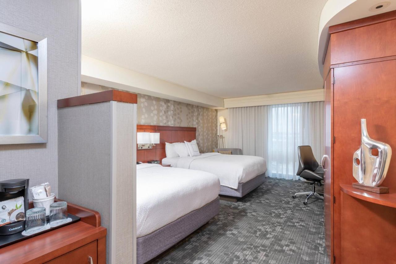 Queen Room with Two Queen Beds at Courtyard Milwaukee Airport