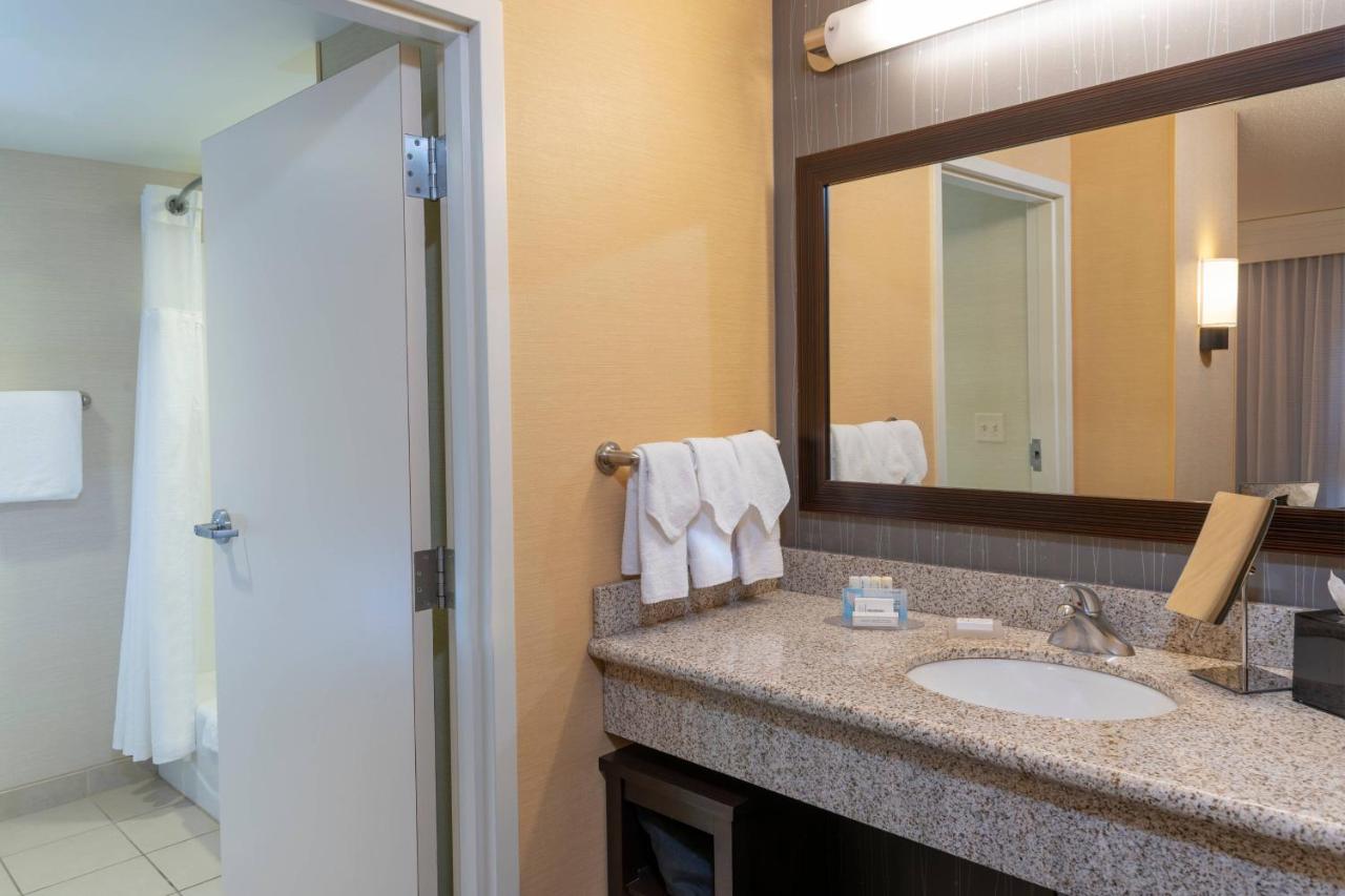 Queen Room with Two Queen Beds at Courtyard Milwaukee Airport