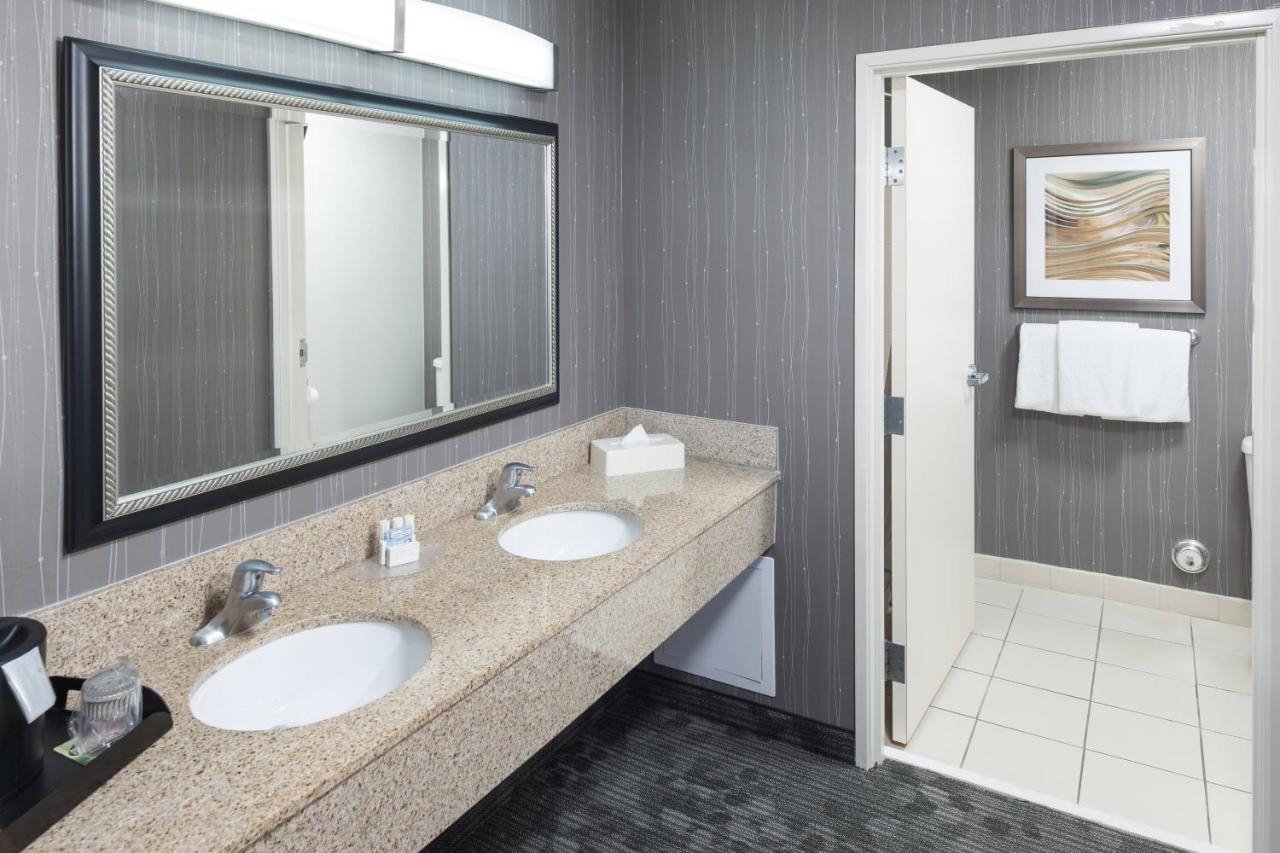 King Studio with Sofa Bed at Courtyard by Marriott Birmingham Trussville