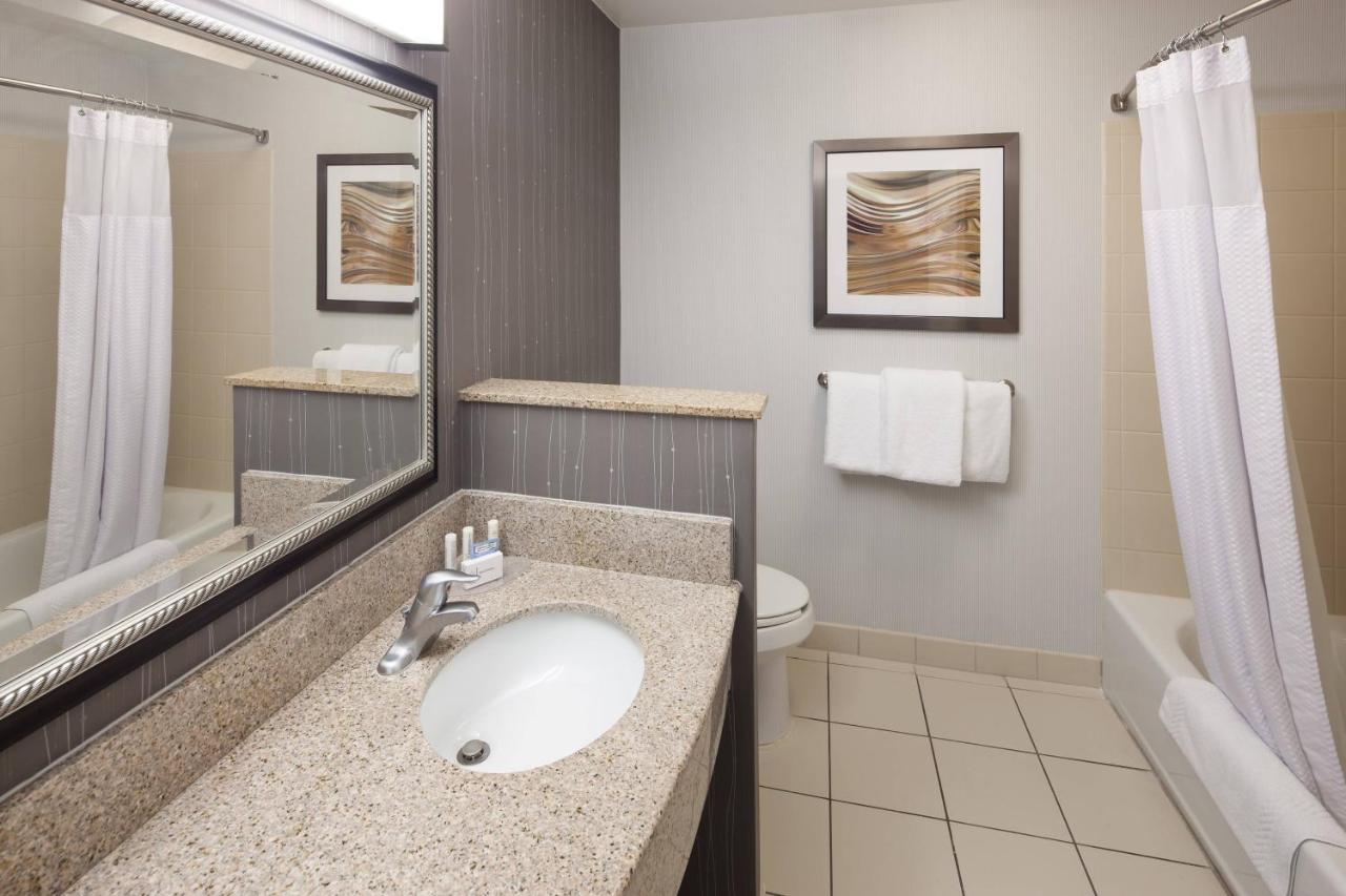 King Studio with Sofa Bed at Courtyard by Marriott Birmingham Trussville