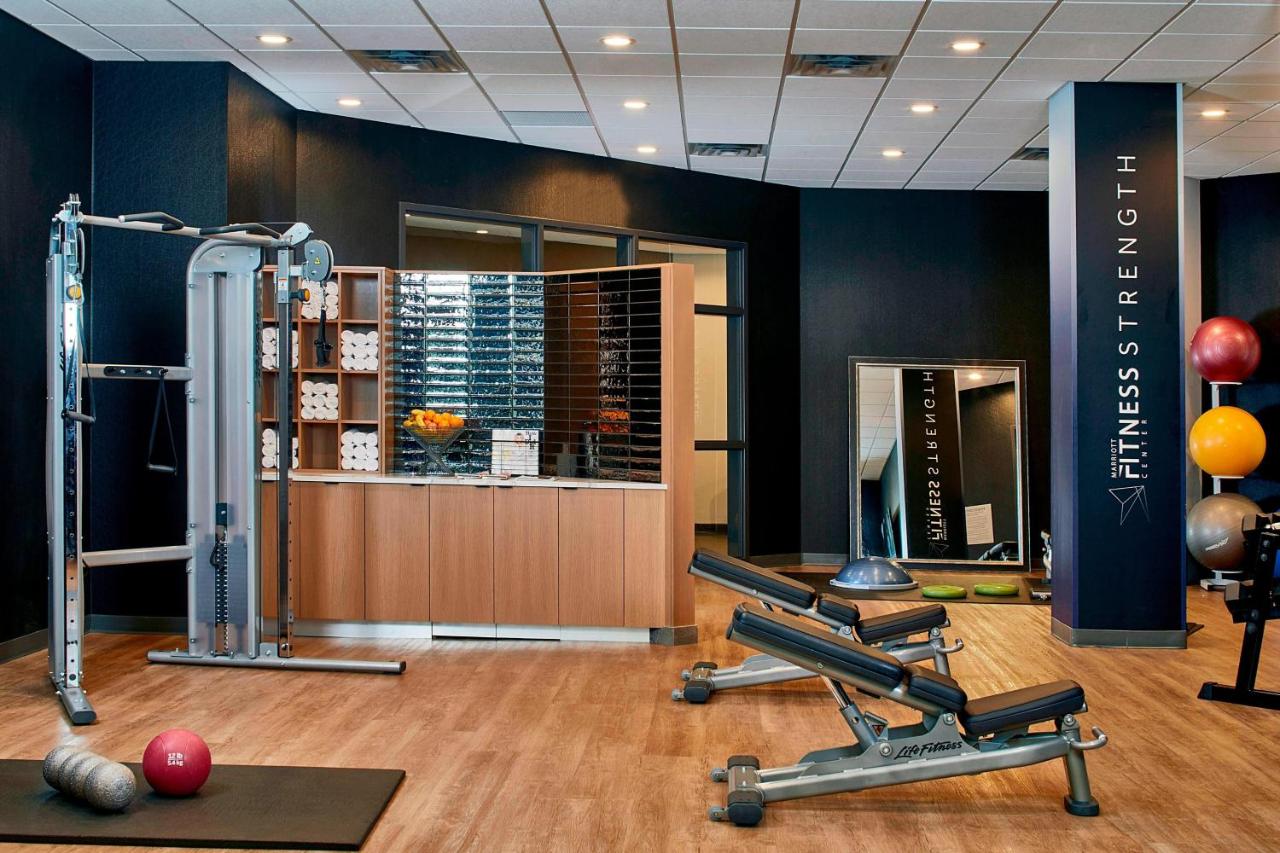 | Courtyard by Marriott Minneapolis West