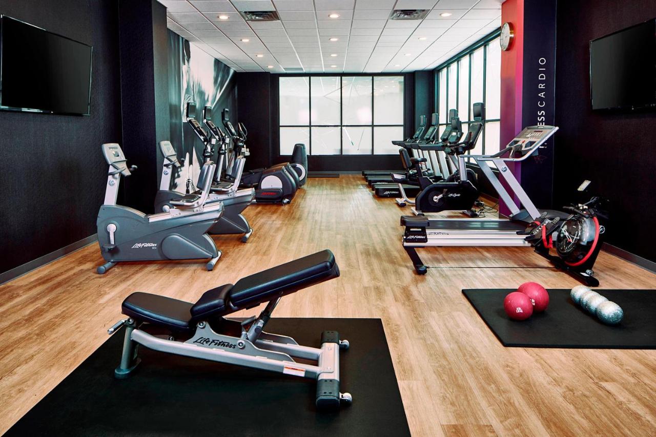 | Courtyard by Marriott Minneapolis West