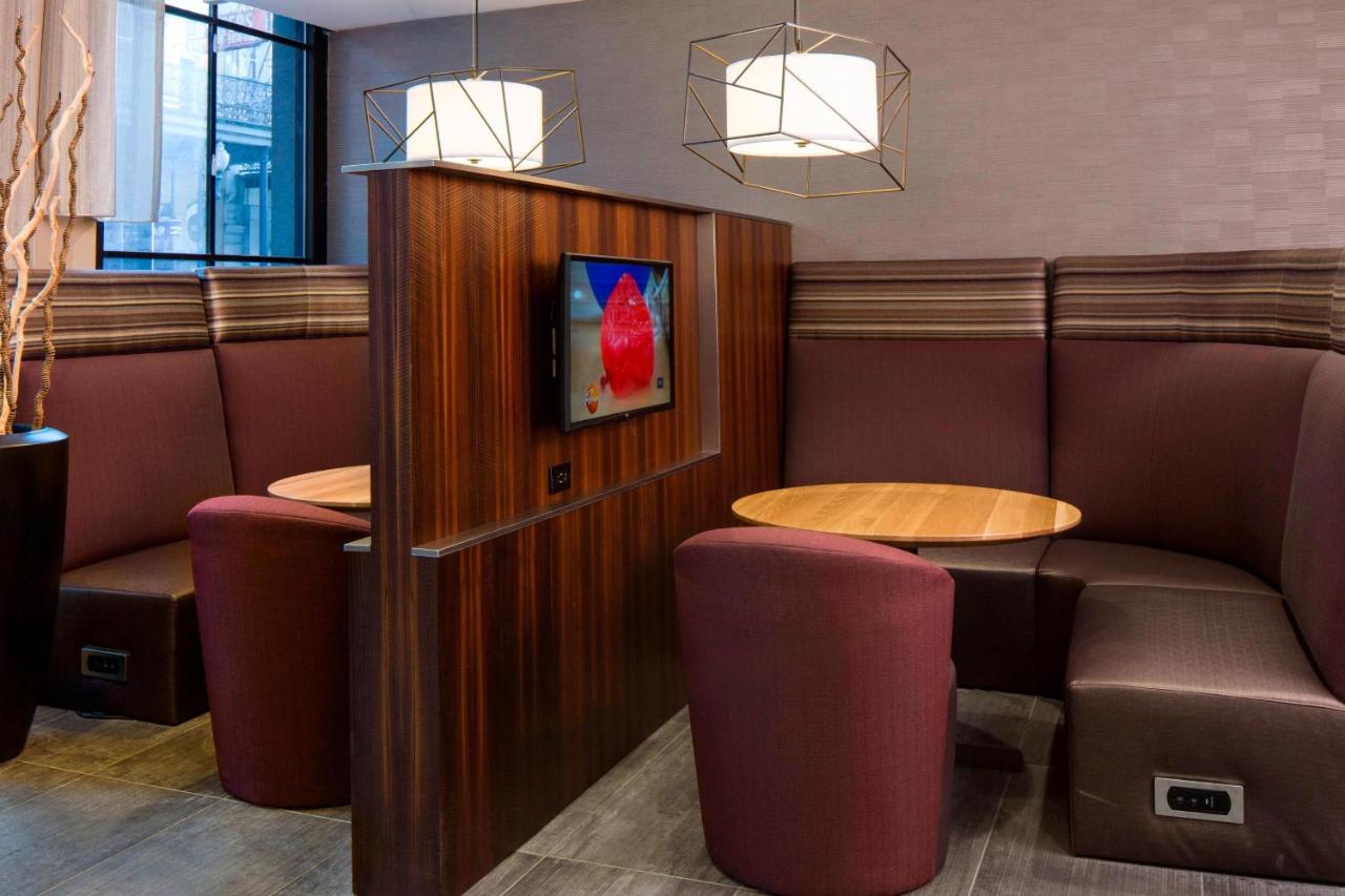 | Courtyard by Marriott New Orleans Downtown Near the French Quarter