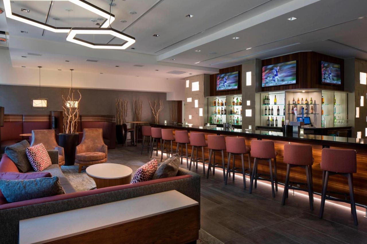 | Courtyard by Marriott New Orleans Downtown Near the French Quarter