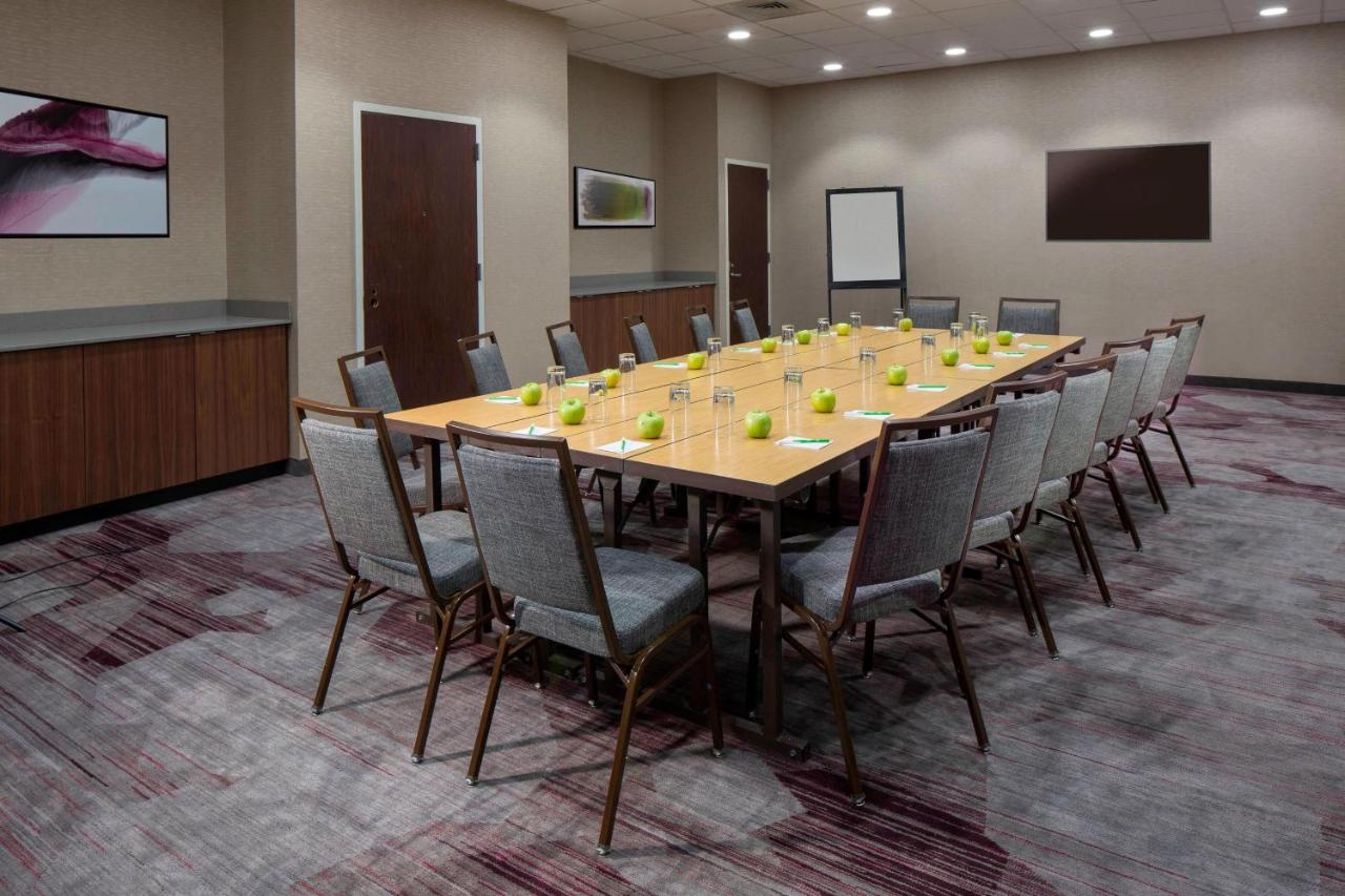 | Courtyard by Marriott New Orleans Downtown Near the French Quarter