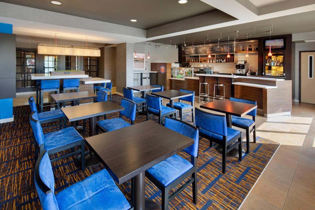  | Courtyard Grand Rapids Airport