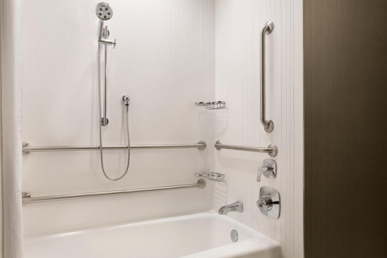 | Courtyard by Marriott St Paul Woodbury