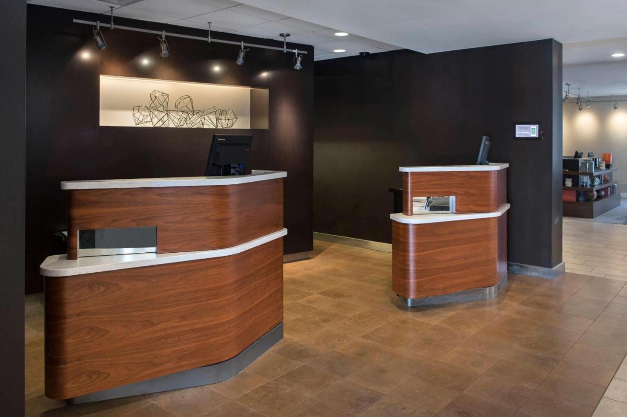 | Courtyard by Marriott Boston Norwood/Canton