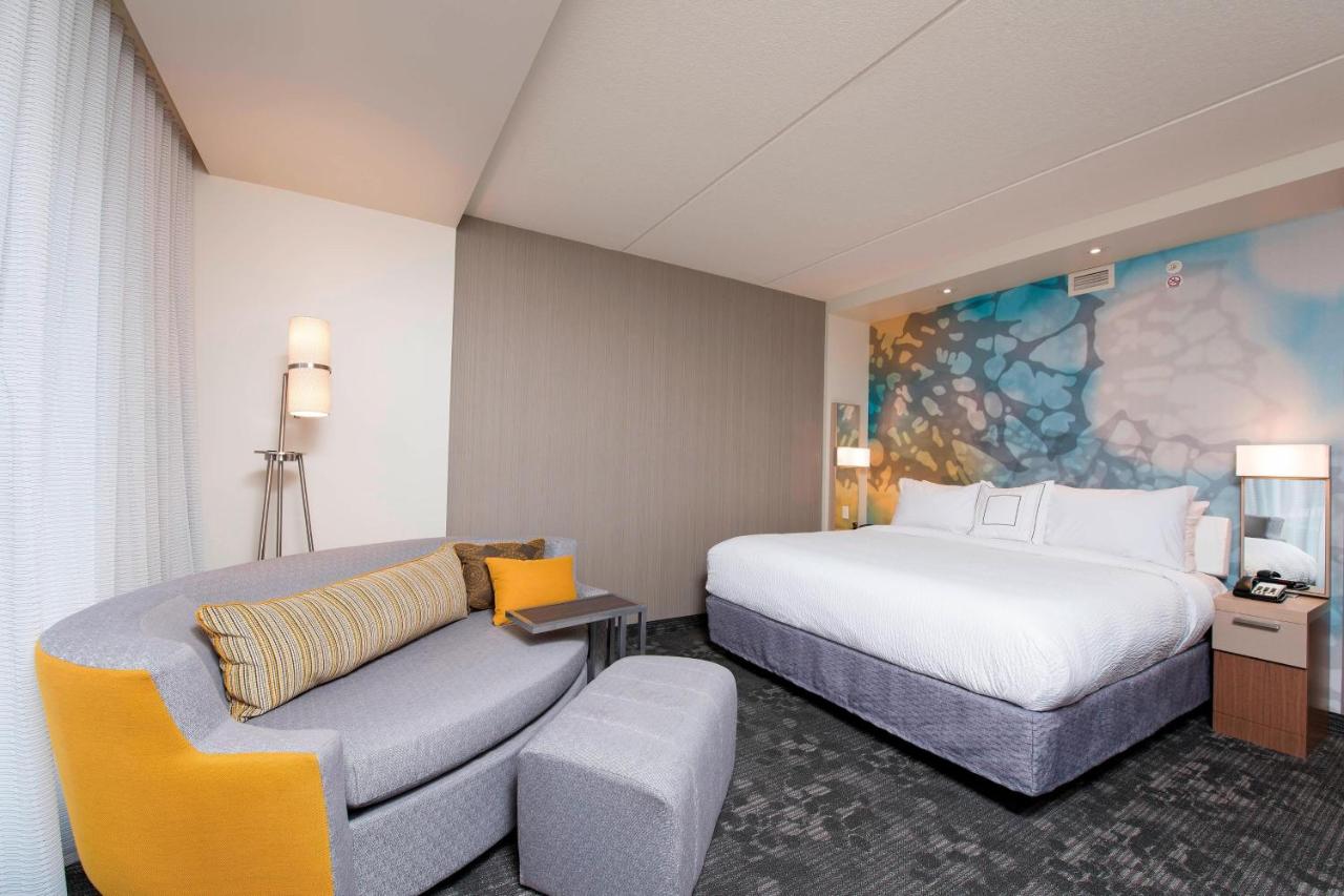 King Room with Adapted Tub - Mobility and Hearing Accessible at Courtyard by Marriott Holland Downtown