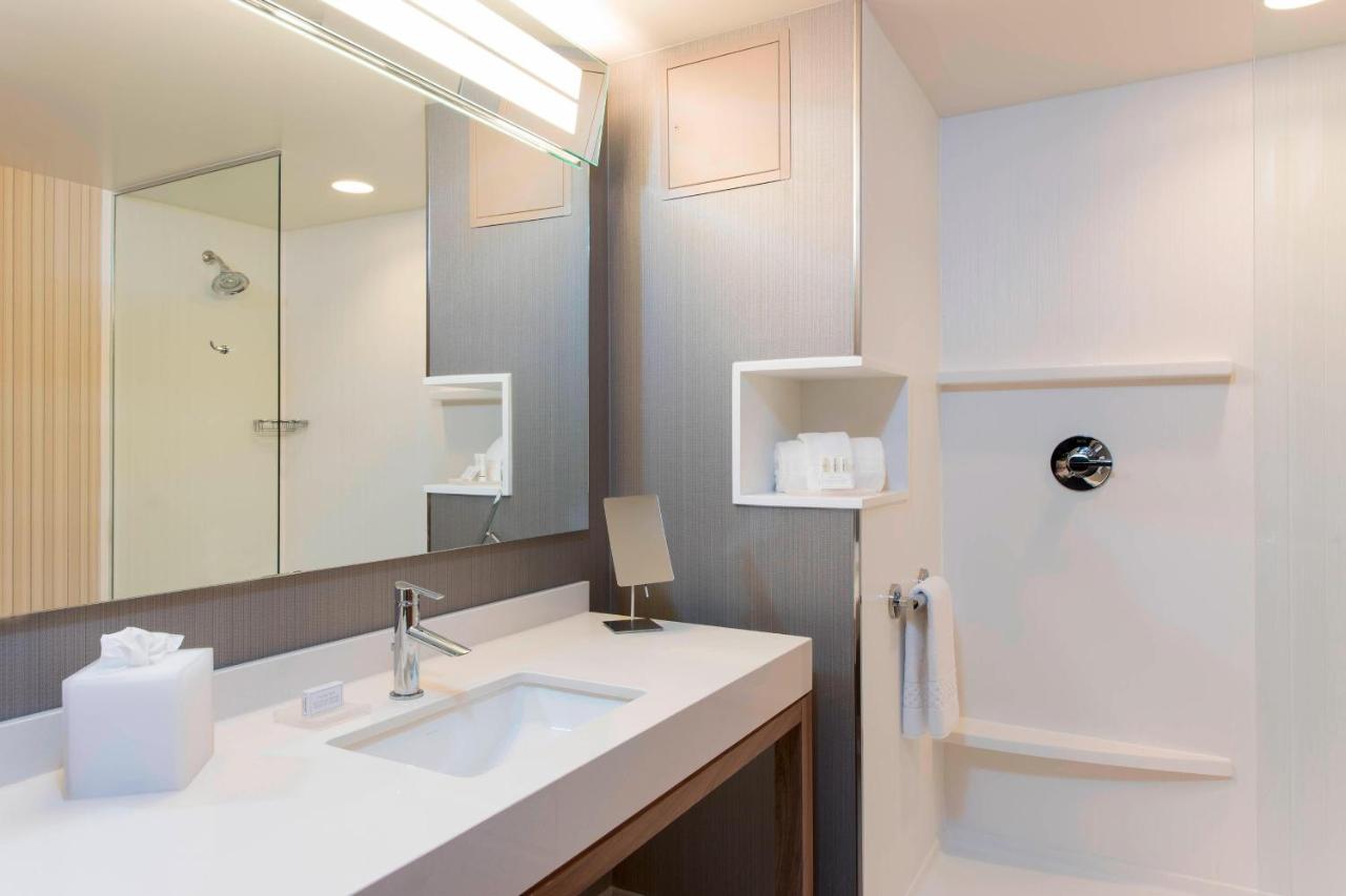 Queen Room with Two Queen Beds and Adapted Tub - Mobility and Hearing Accessible at Courtyard by Marriott Holland Downtown