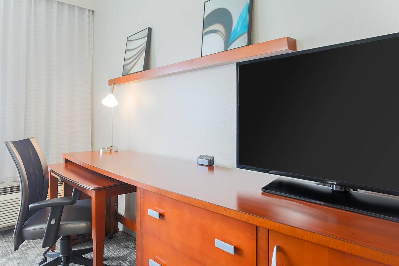 | Courtyard by Marriott Monroe Airport