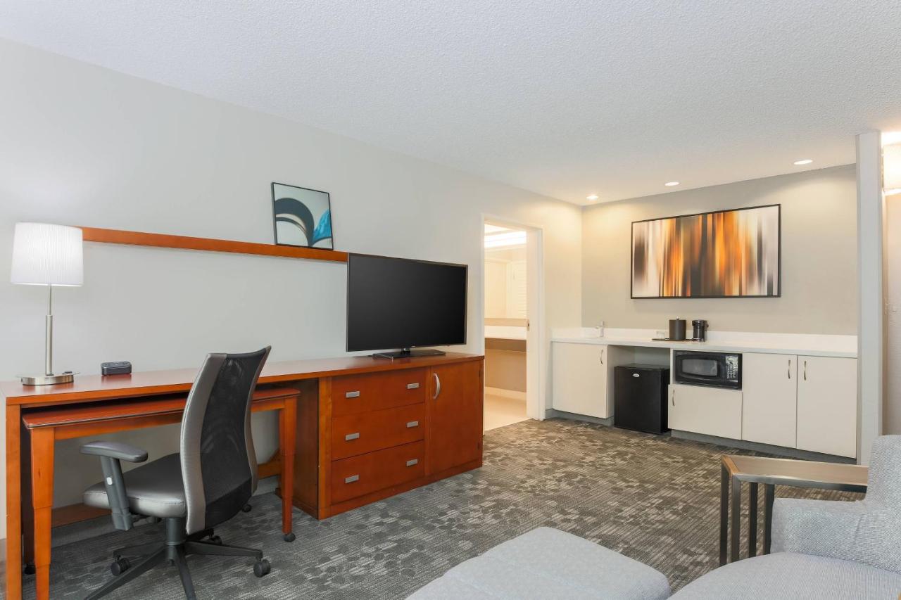 | Courtyard by Marriott Monroe Airport