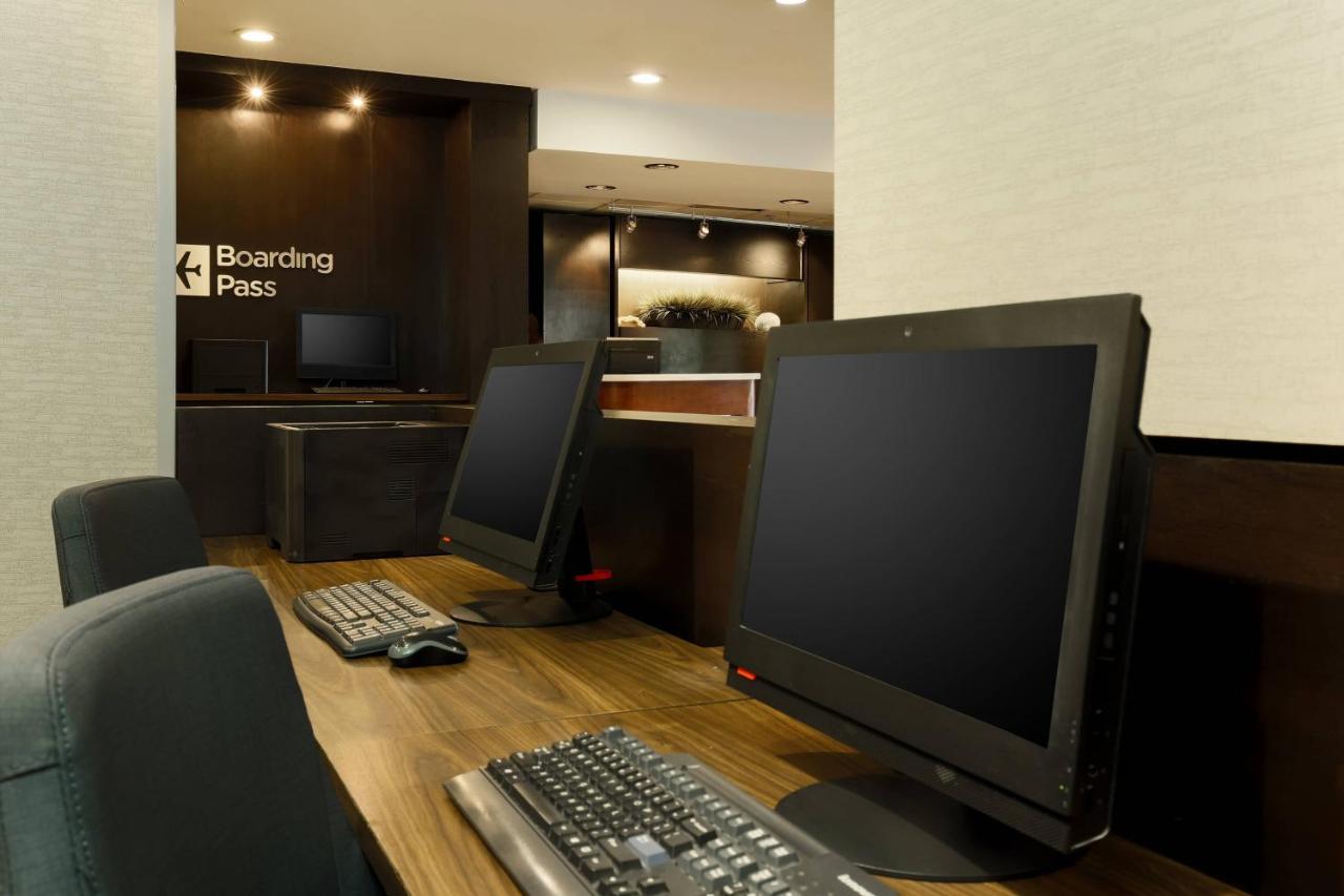 | Courtyard by Marriott Monroe Airport