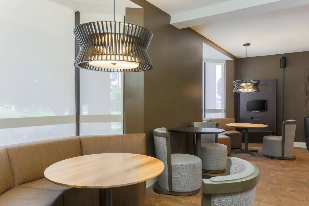 | Courtyard by Marriott Monroe Airport