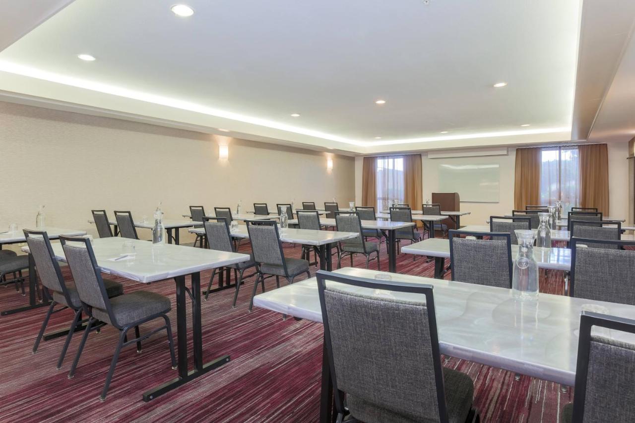 | Courtyard by Marriott Monroe Airport