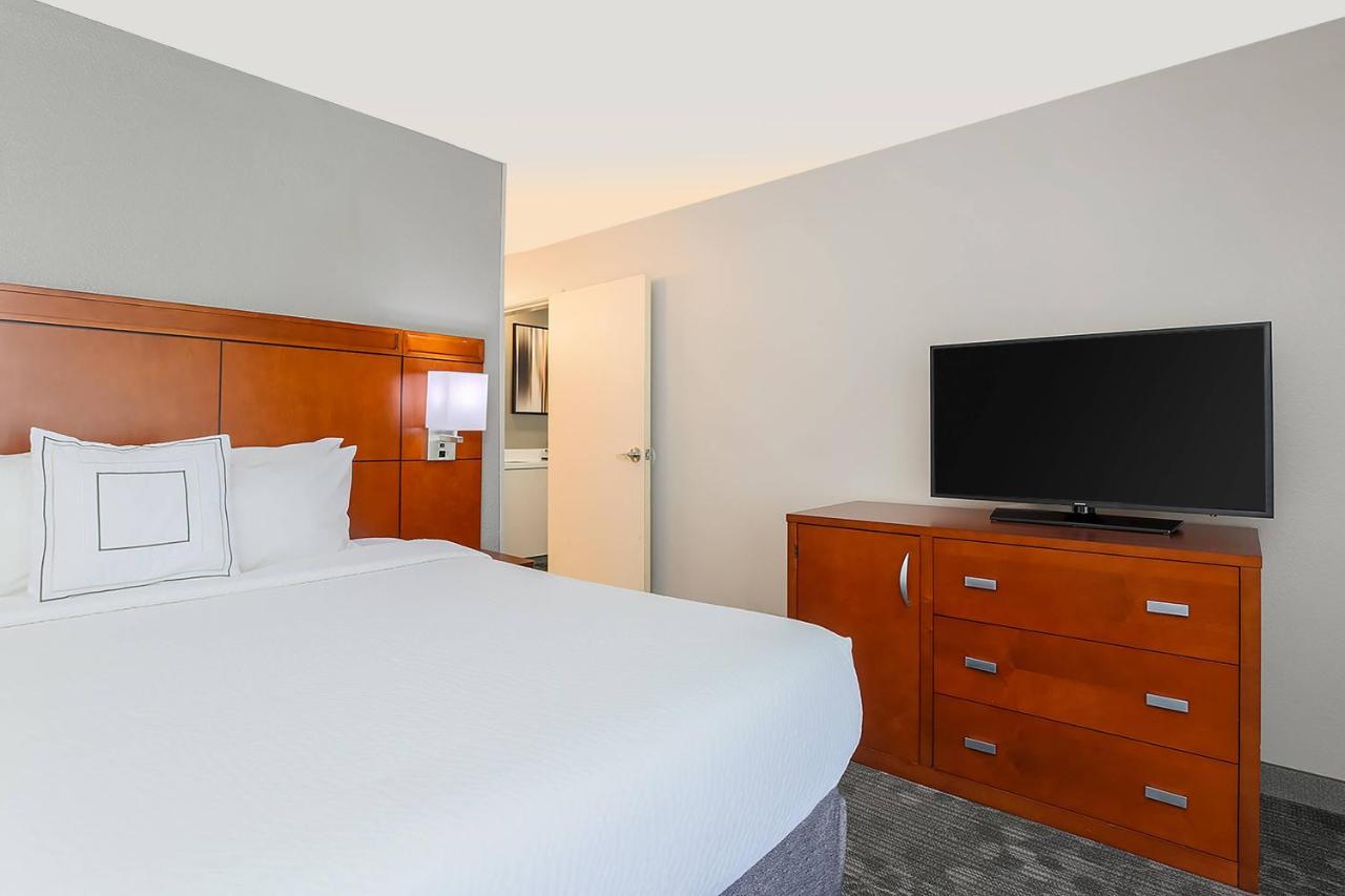 | Courtyard by Marriott Monroe Airport