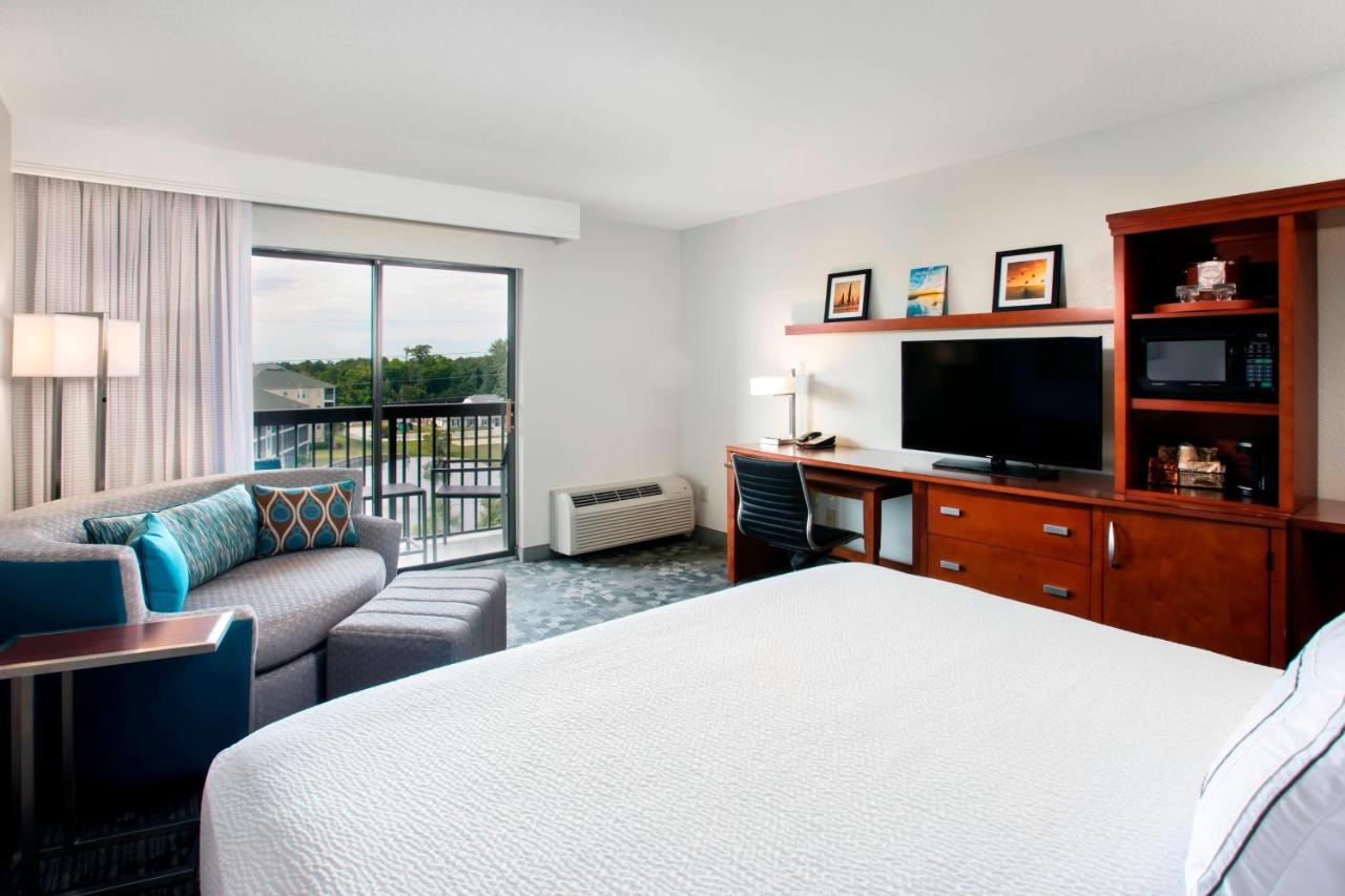 King Room with Sofa Bed and Balcony at Courtyard by Marriott Myrtle Beach Barefoot Landing