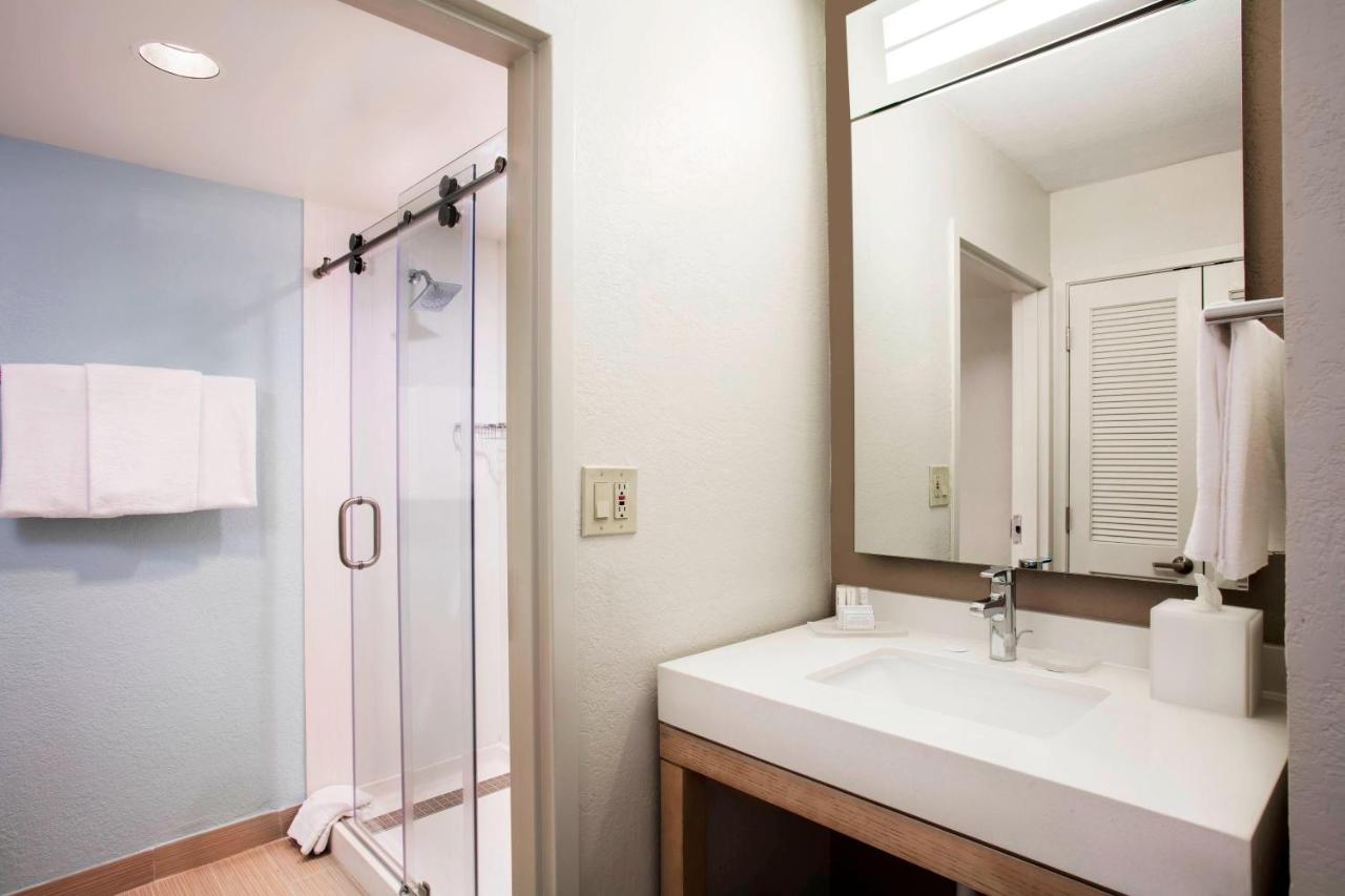 King Room with Sofa Bed and Balcony at Courtyard by Marriott Myrtle Beach Barefoot Landing