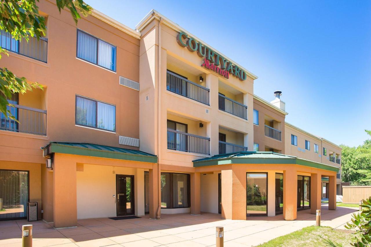 | Courtyard by Marriott Boston Westborough