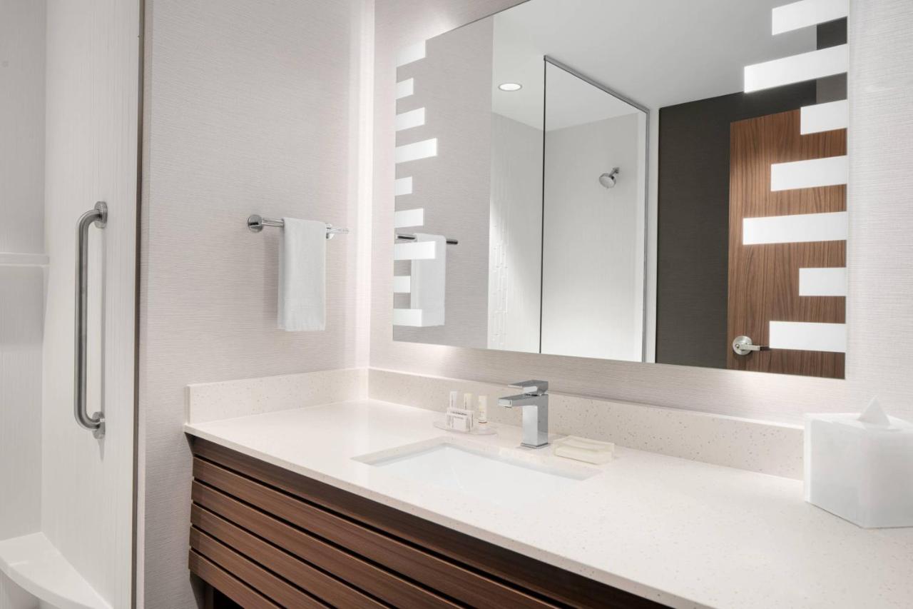 Double Queen Room at Courtyard by Marriott Houston I-10 West/Memorial