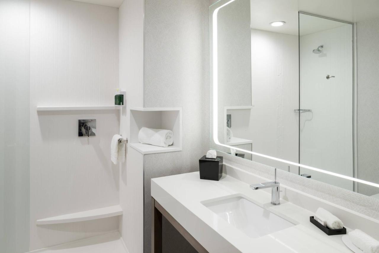 Queen Room with Two Queen Beds - Hearing Accessible at Courtyard by Marriott Houston Heights/I-10