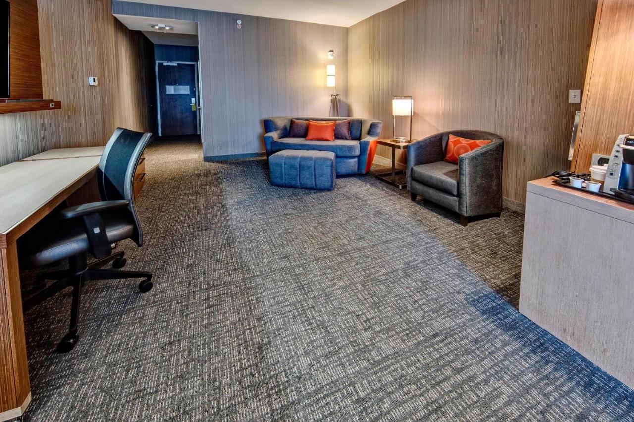  | Courtyard by Marriott Westbury Long Island