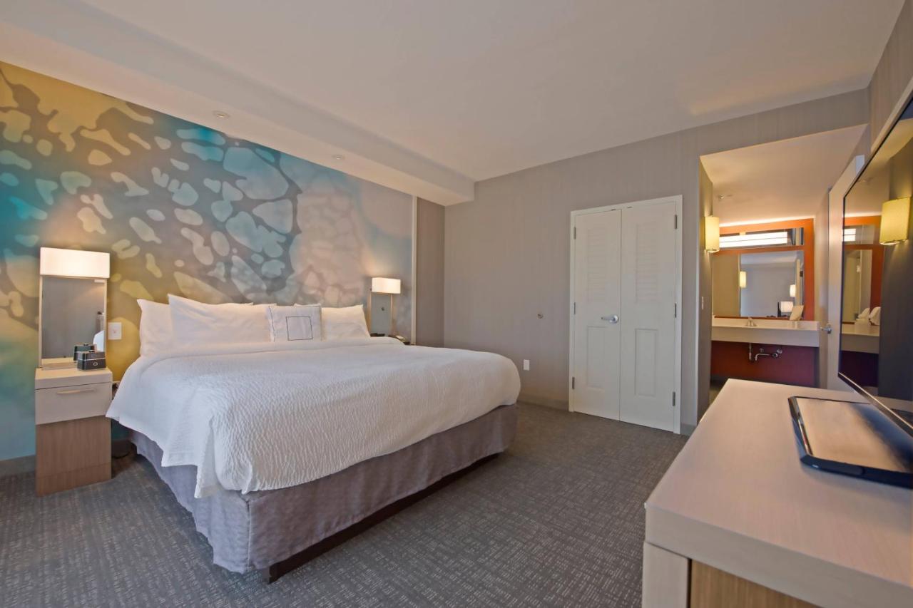  | Courtyard by Marriott Westbury Long Island