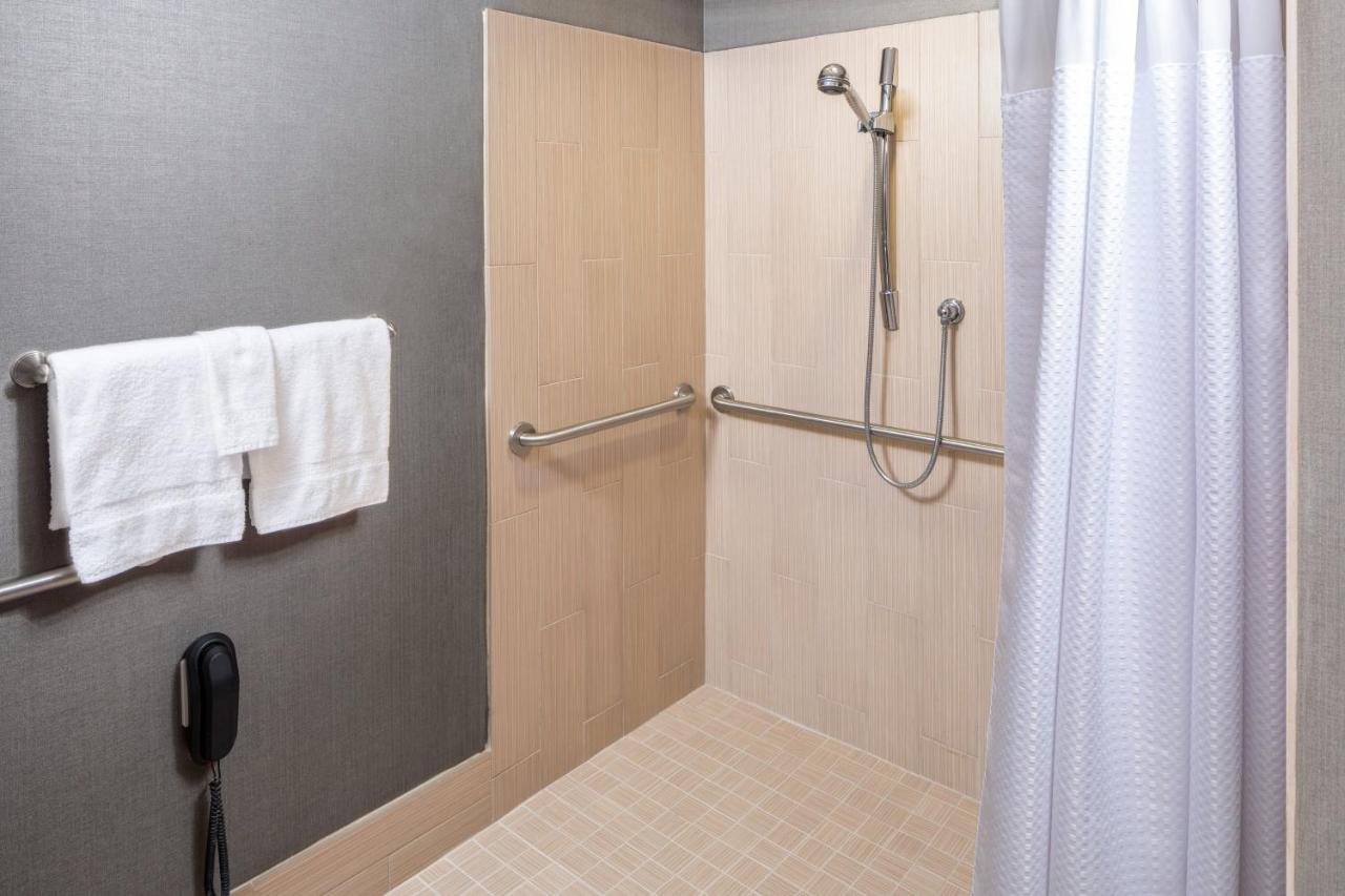 King Room with Sofa Bed at Courtyard By Marriott Houston Medical Center Reliant Park