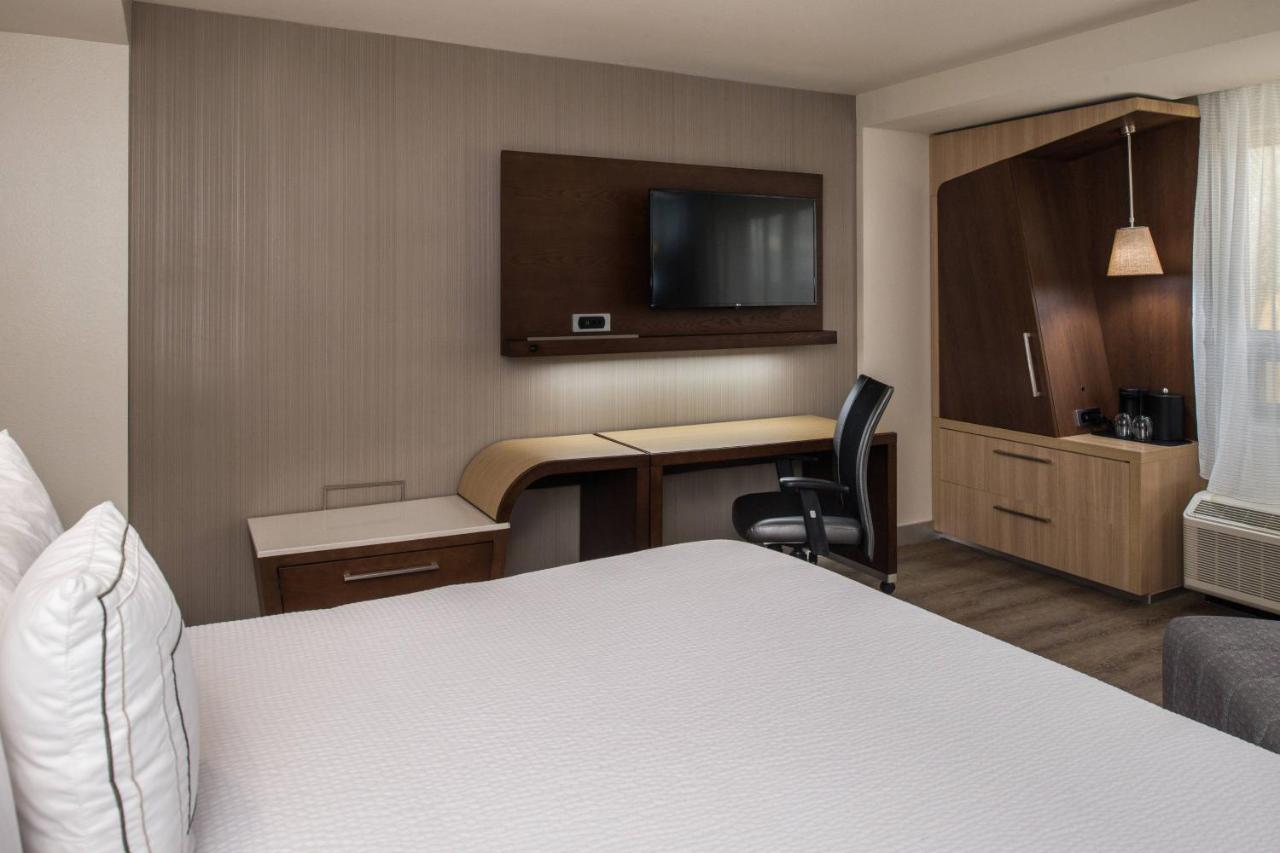 | Courtyard by Marriott Temecula Murrieta