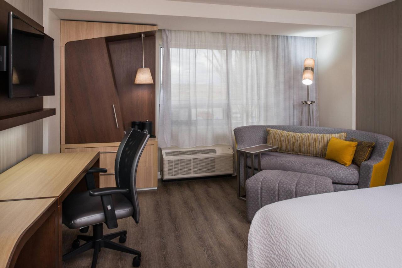 | Courtyard by Marriott Temecula Murrieta