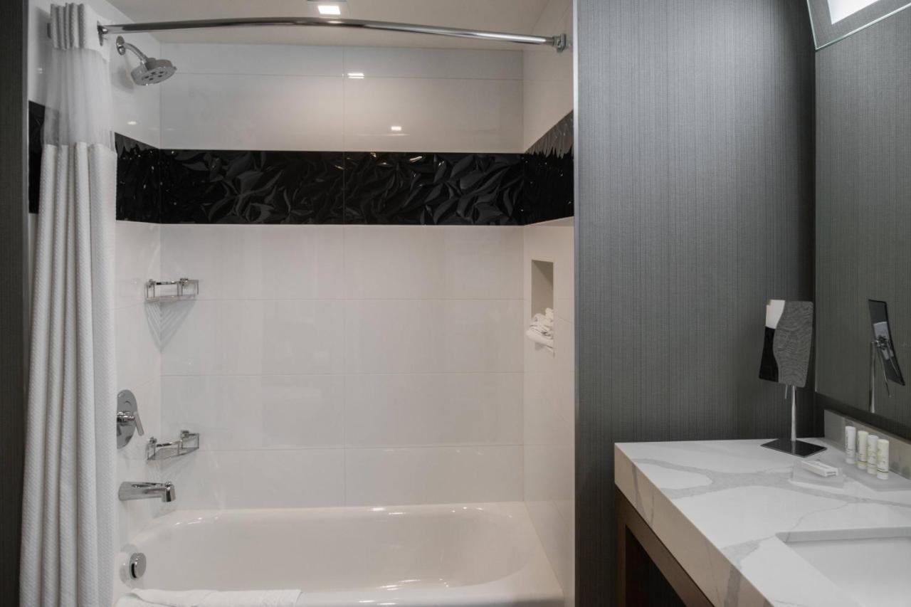 | Courtyard by Marriott Temecula Murrieta