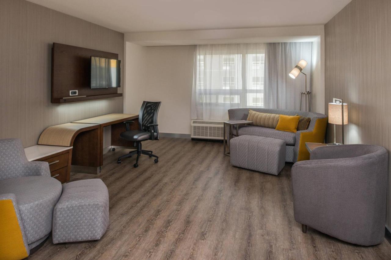 | Courtyard by Marriott Temecula Murrieta