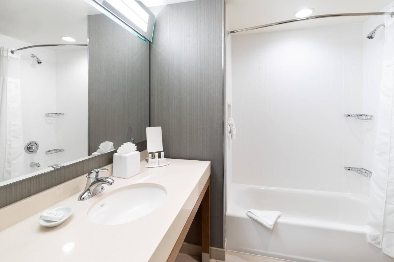 | Courtyard by Marriott Bowie