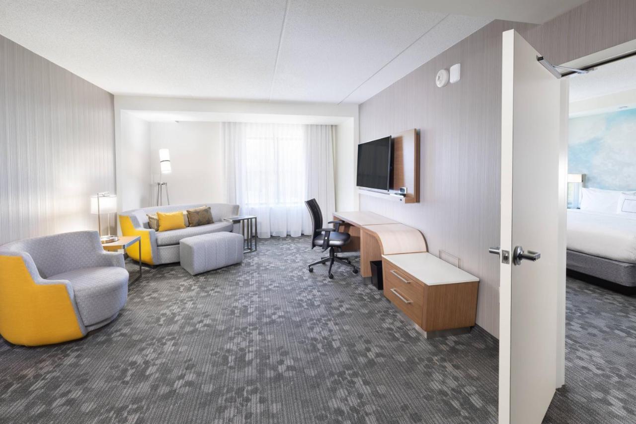 | Courtyard by Marriott Bowie