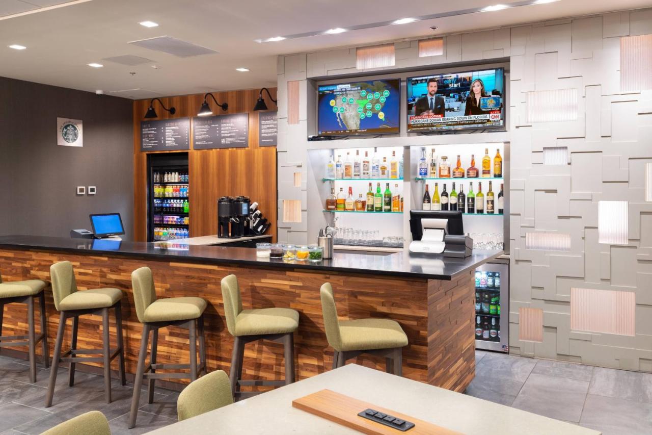 | Courtyard by Marriott Bowie