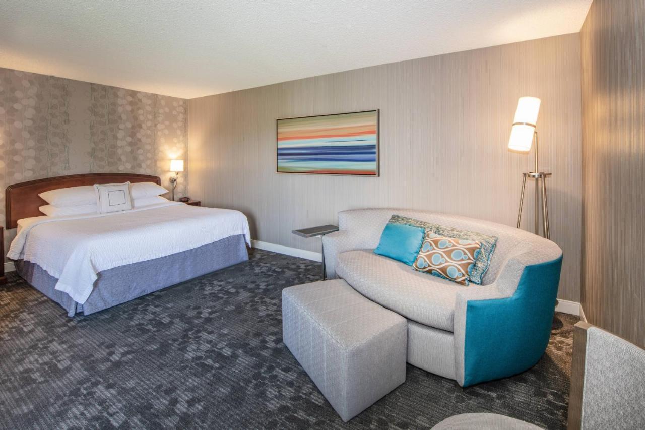 King Suite at Courtyard by Marriott Oakland Airport
