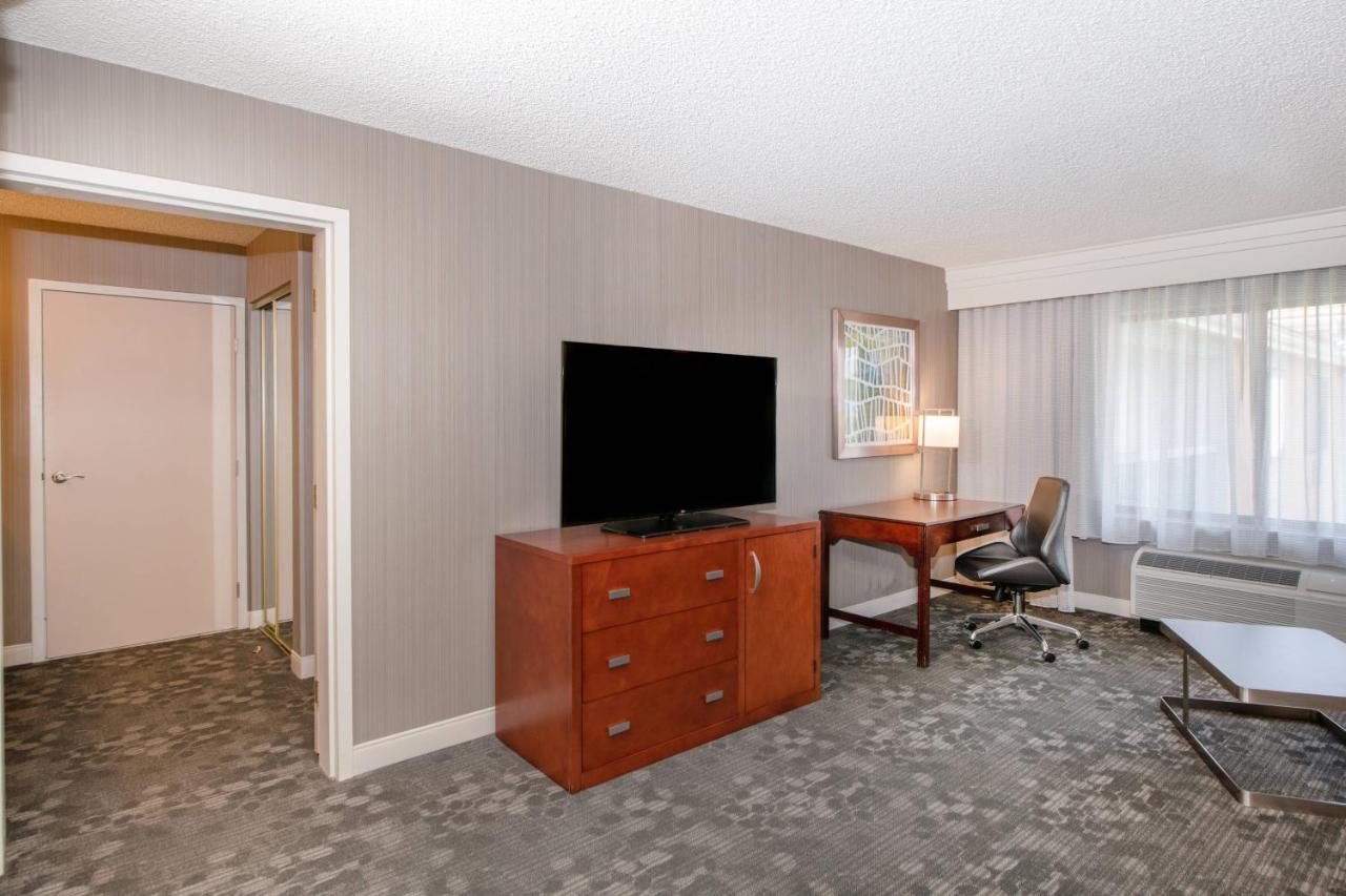  | Courtyard by Marriott Oakland Airport