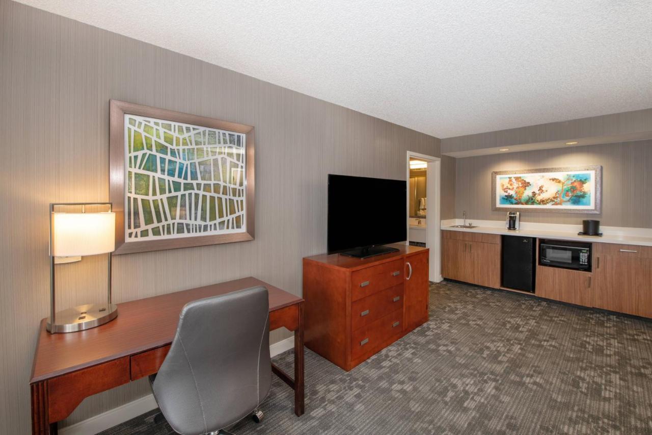 King Suite at Courtyard by Marriott Oakland Airport