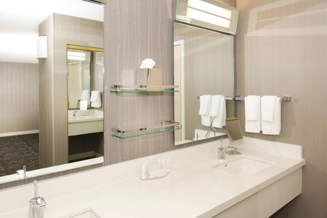  | Courtyard by Marriott Oakland Airport