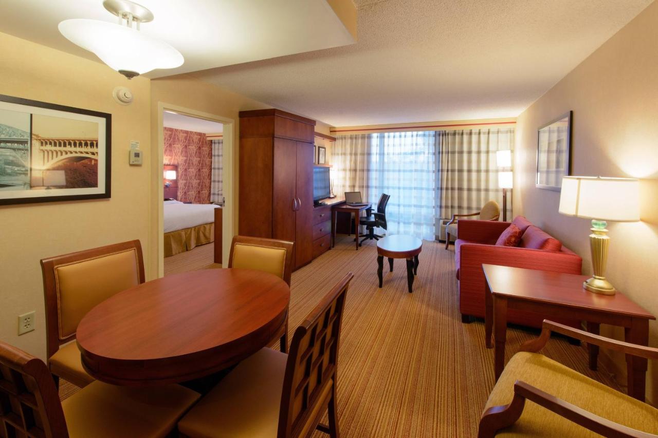 | Courtyard by Marriott Canton