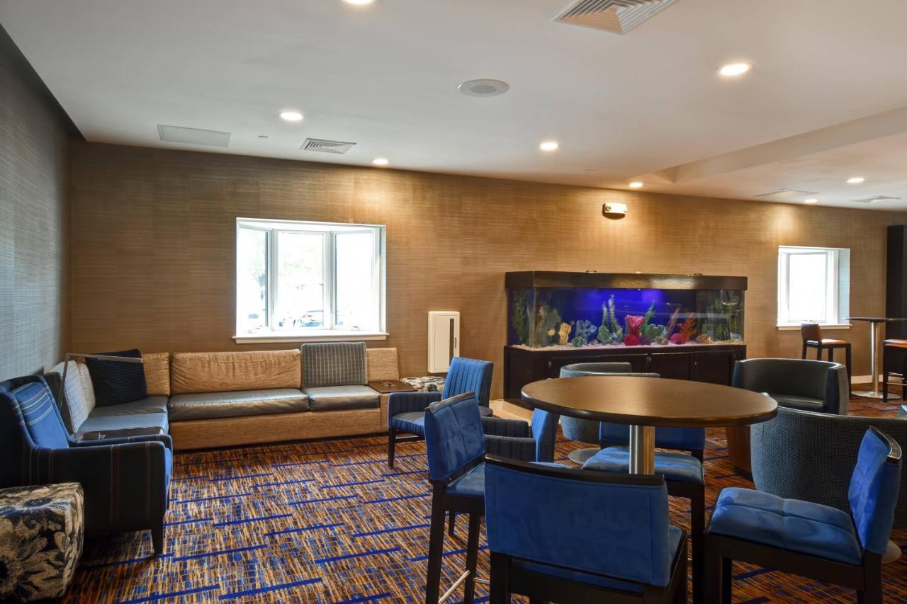 | Courtyard Cape Cod Hyannis