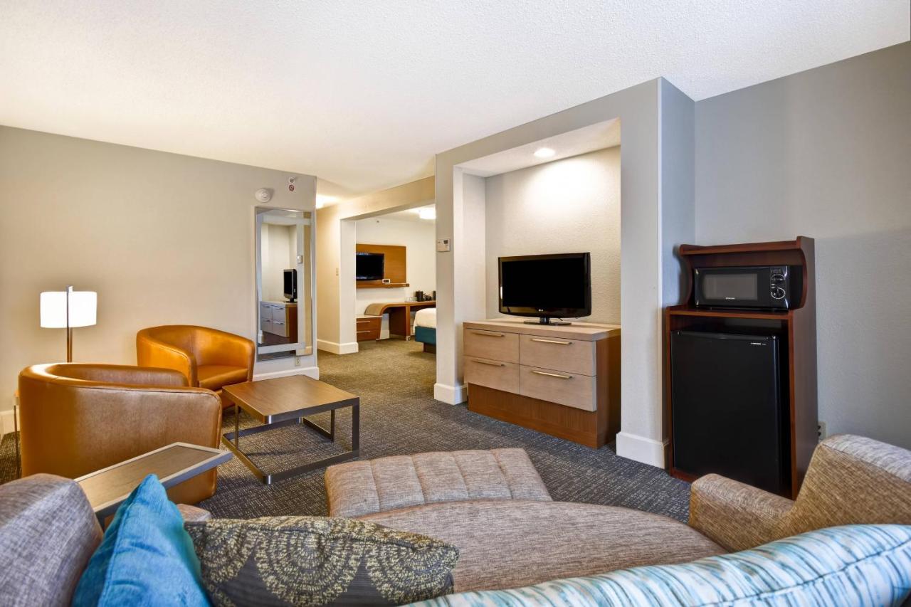 | Courtyard Cape Cod Hyannis